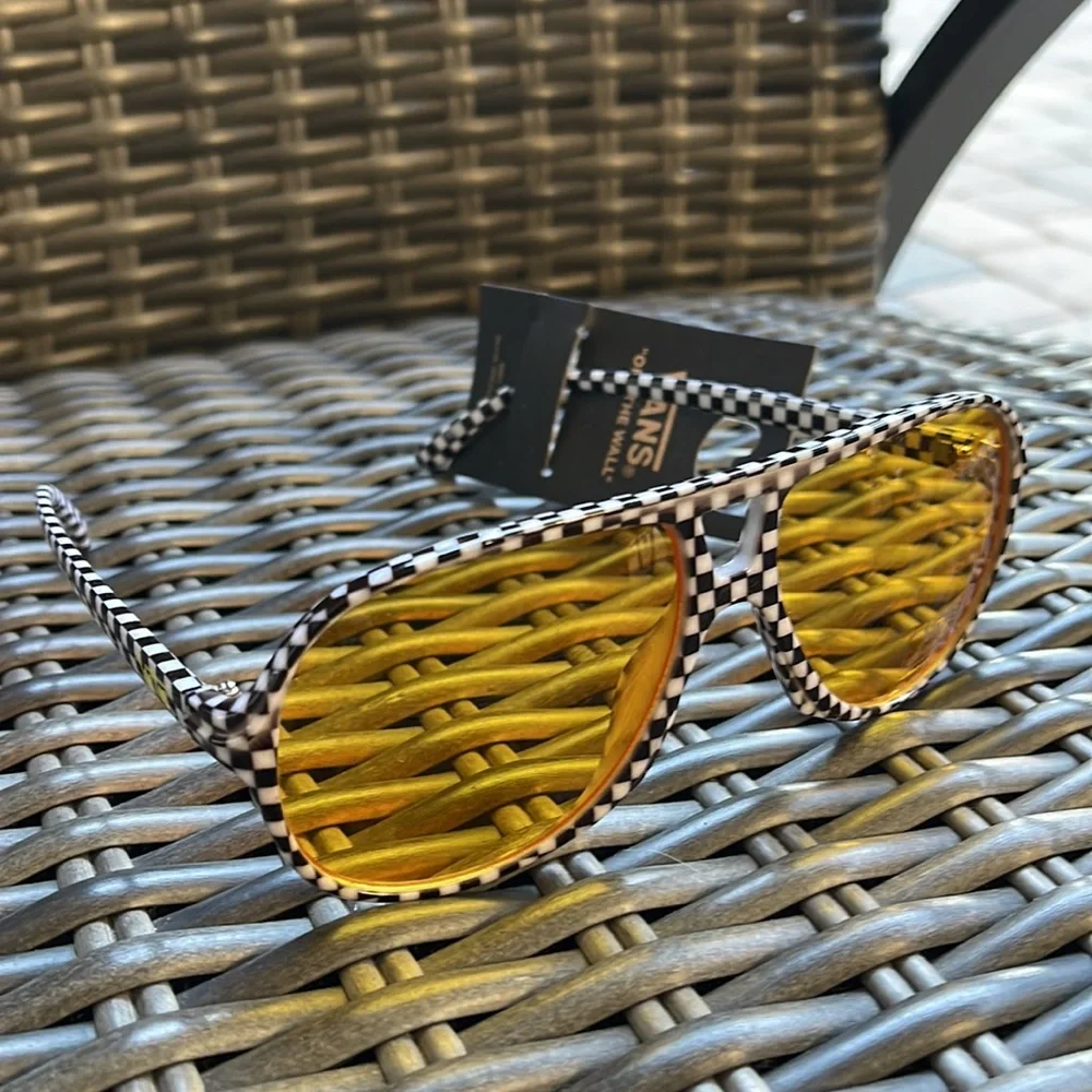 Vans Summer Holiday UV Protect Shades Sunglasses
NWT - Picture 7 of 16